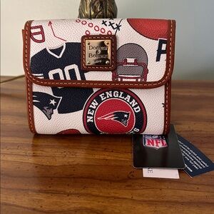 NWT Dooney & Bourke New England Patriots Flap Credit Card Wallet NFL Orig $138